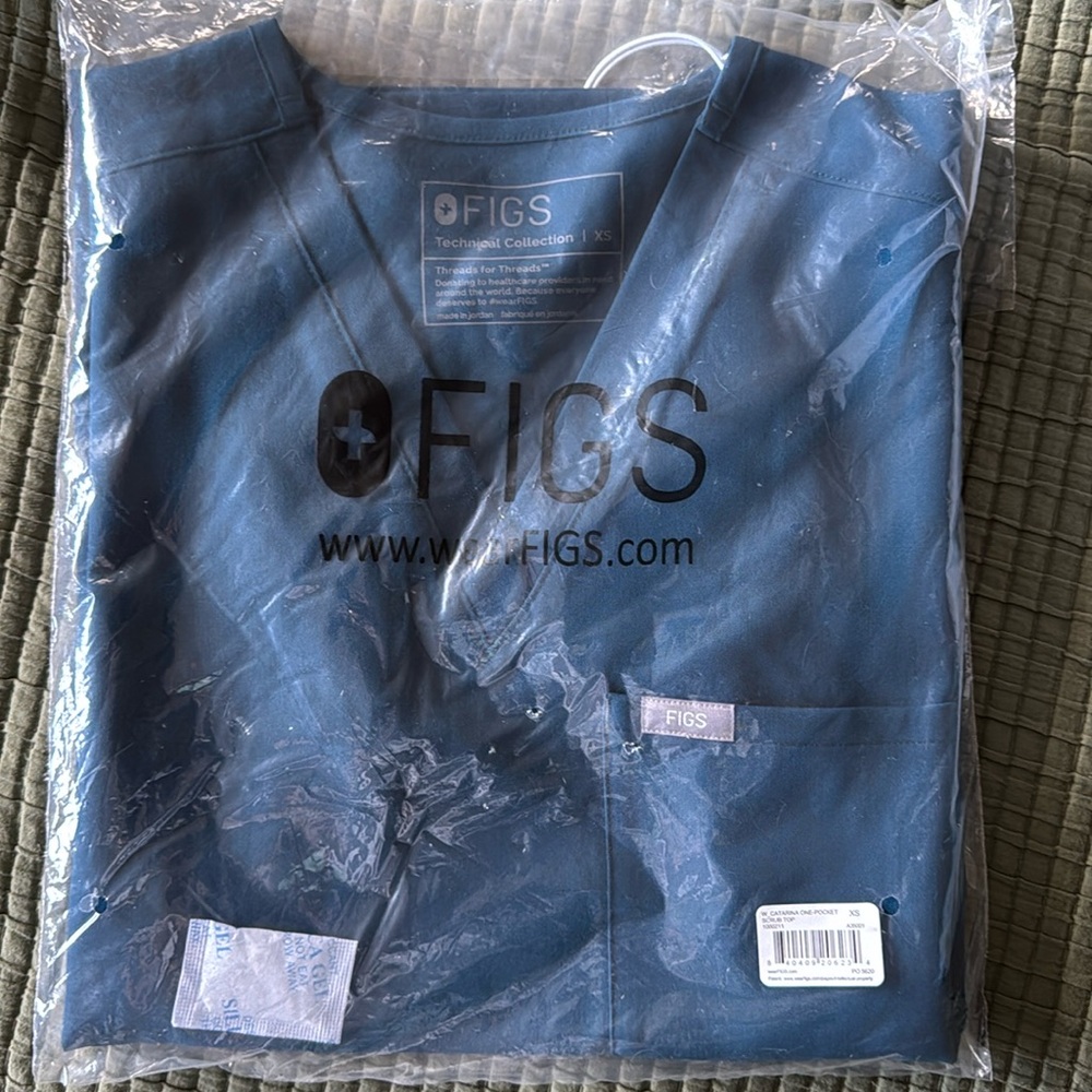 Figs Deep Reef Catarina Scrub Top